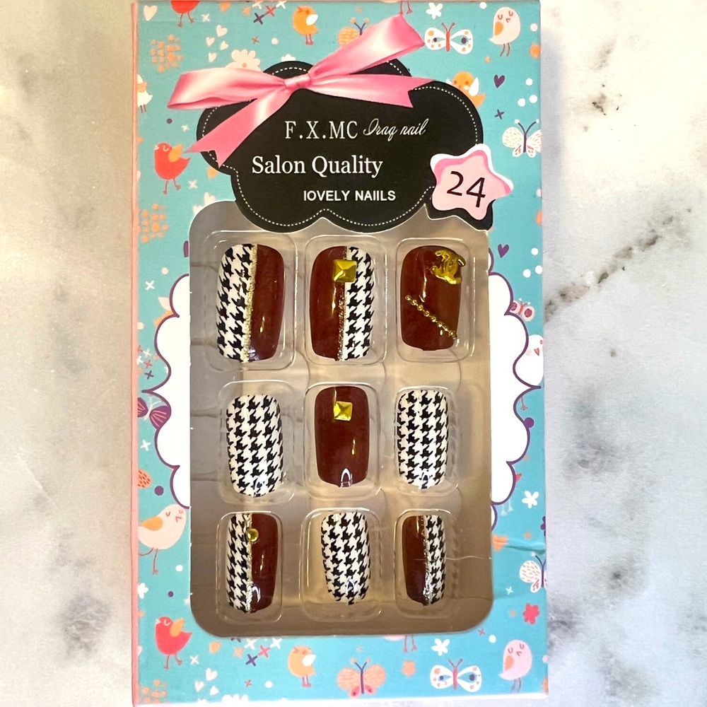 Preppy Houndstooth Press-on Nails